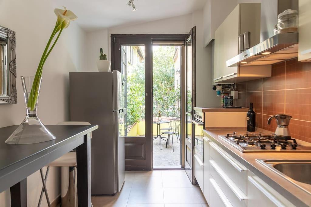 Life Is Beautiful Design Loft Navigli Romolo, Netflix, Wifi, Ac And Street Parking Apartment Milano Exterior foto
