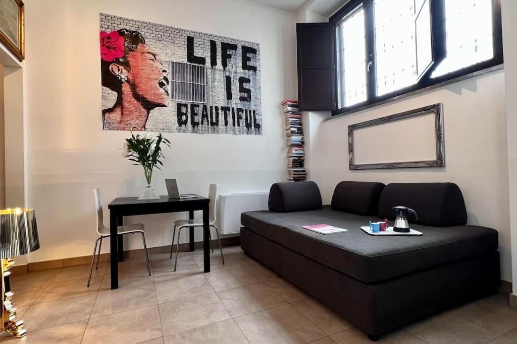 Life Is Beautiful Design Loft Navigli Romolo, Netflix, Wifi, Ac And Street Parking Apartment Milano Exterior foto