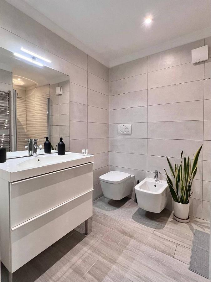 Life Is Beautiful Design Loft Navigli Romolo, Netflix, Wifi, Ac And Street Parking Apartment Milano Exterior foto